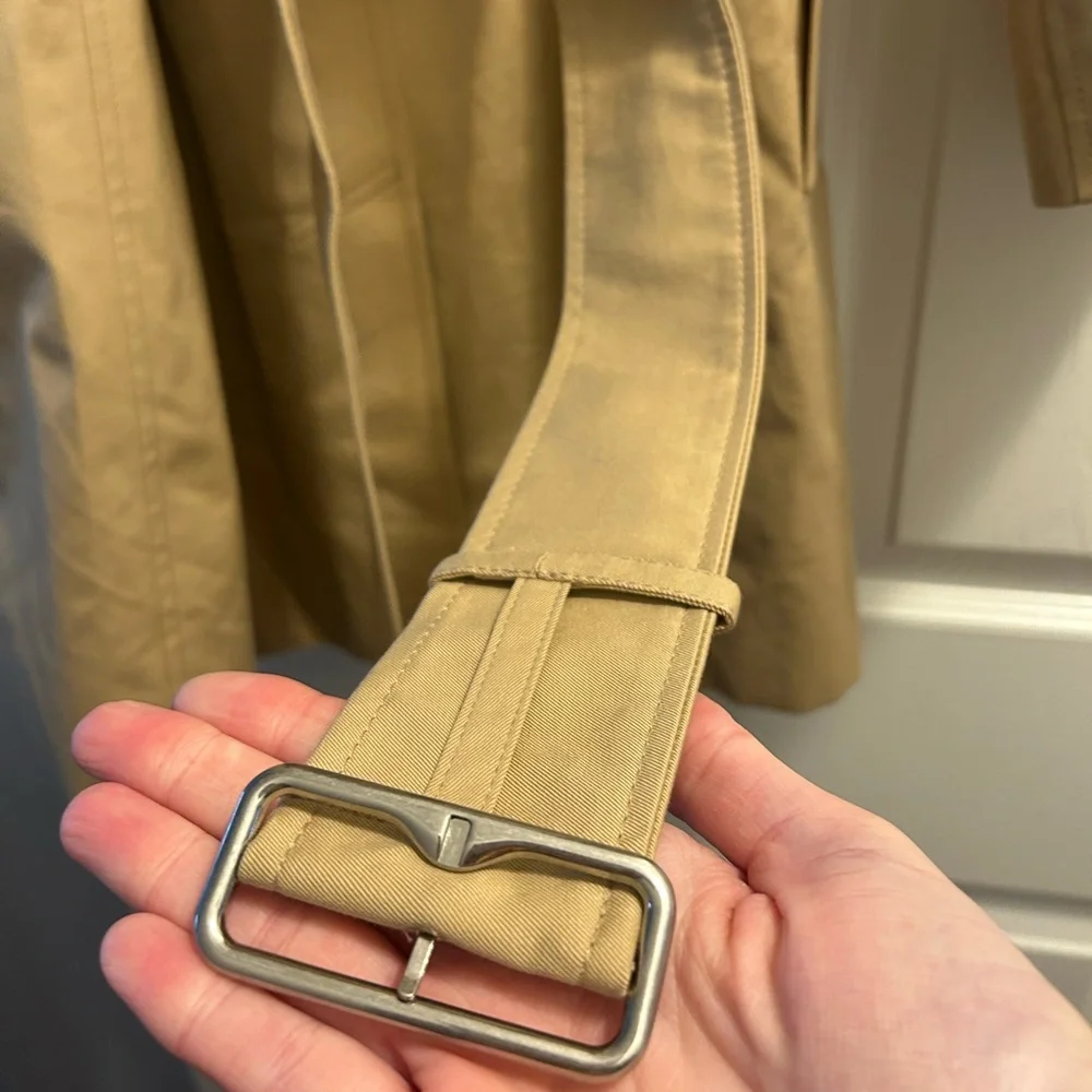 Burberry Beige Trench Coat with Classic Check Lining, less than 5 months old. - Picture 6 of 14